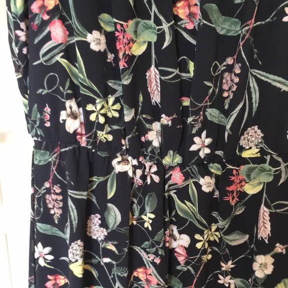 Sleeveless floral flowy dress - Picture 6 of 6